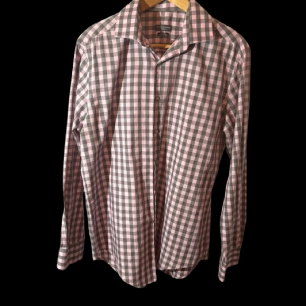 3/$20 Van Heusen Pink and Gray Casual Button Down Shirt